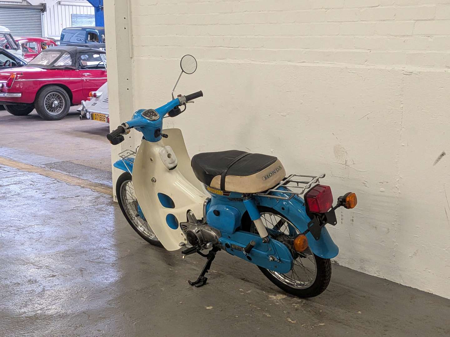 <p>1981 HONDA C70 PASSPORT</p>