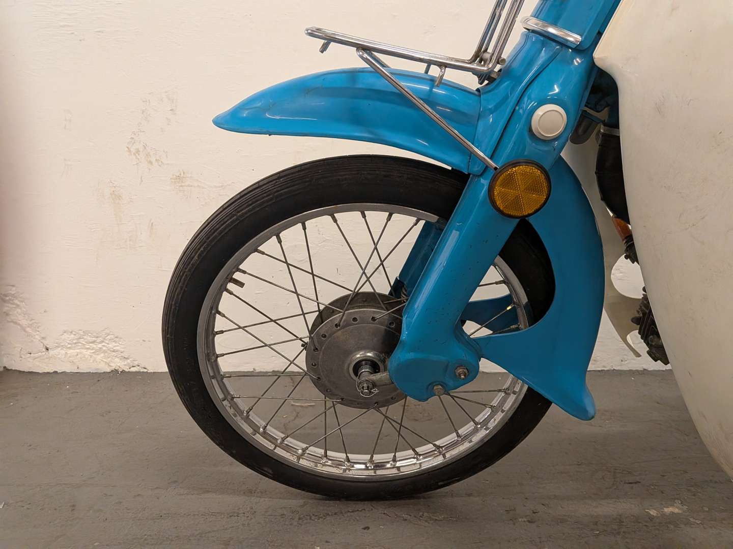 <p>1981 HONDA C70 PASSPORT</p>