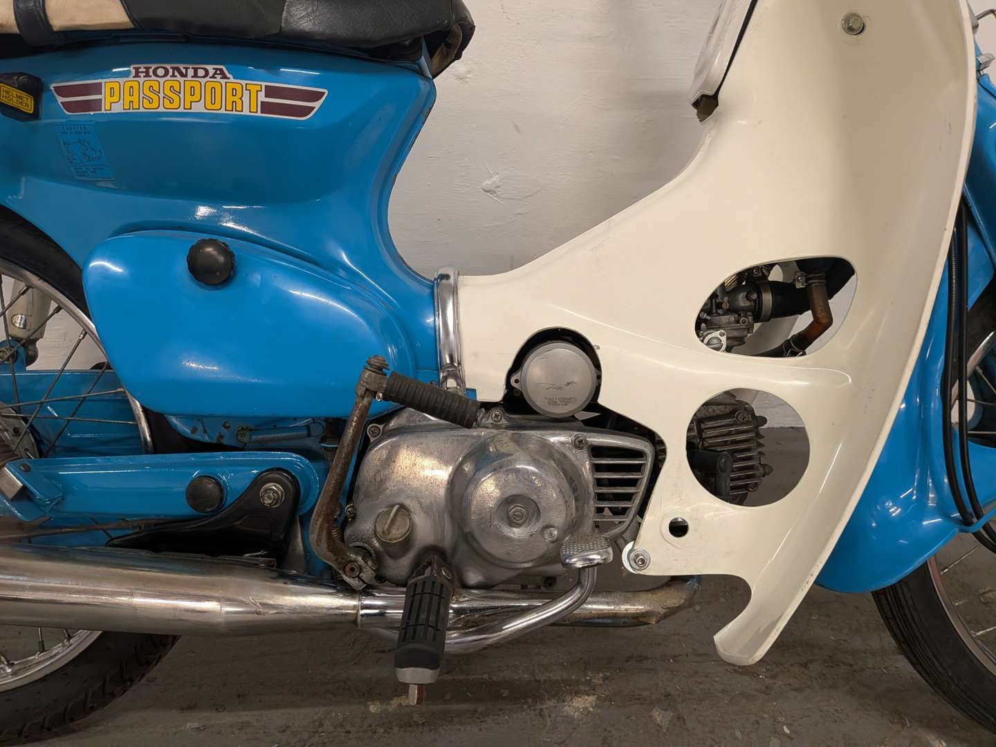 <p>1981 HONDA C70 PASSPORT</p>