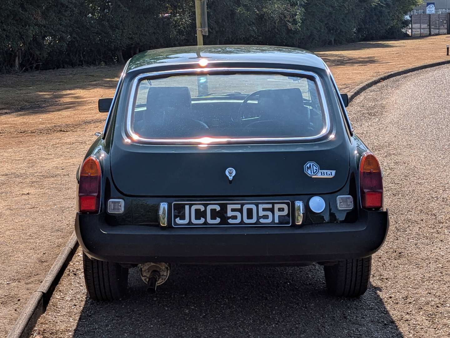 <p>1975 MG B GT JUBILEE</p>