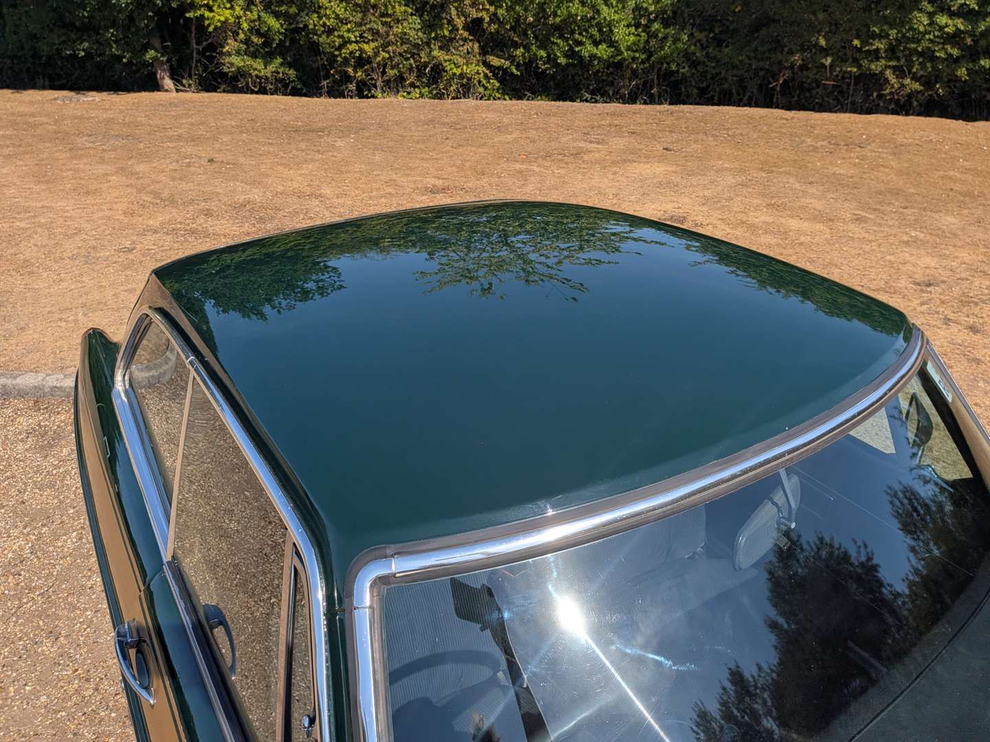 <p>1975 MG B GT JUBILEE</p>
