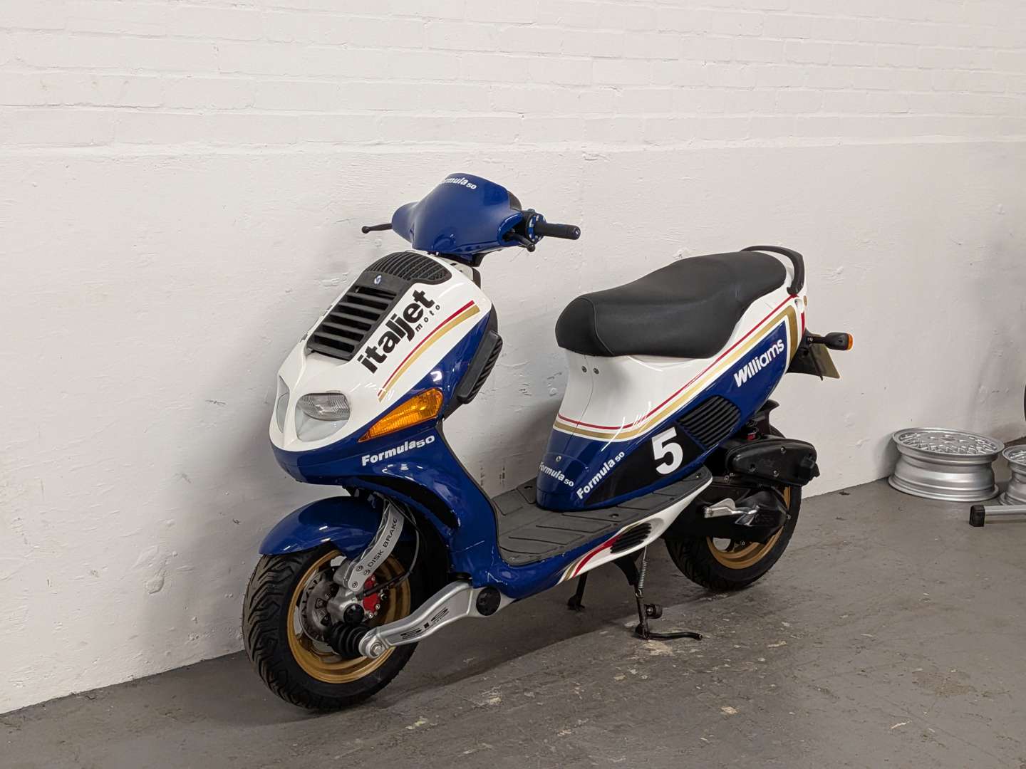 <p>2002 ITALJET F50 LC</p>