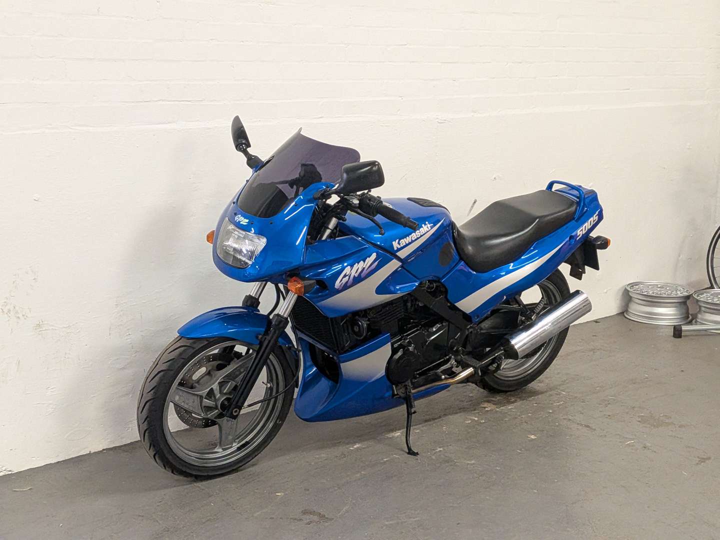 <p>2000 KAWASAKI GPZ 500 S</p>