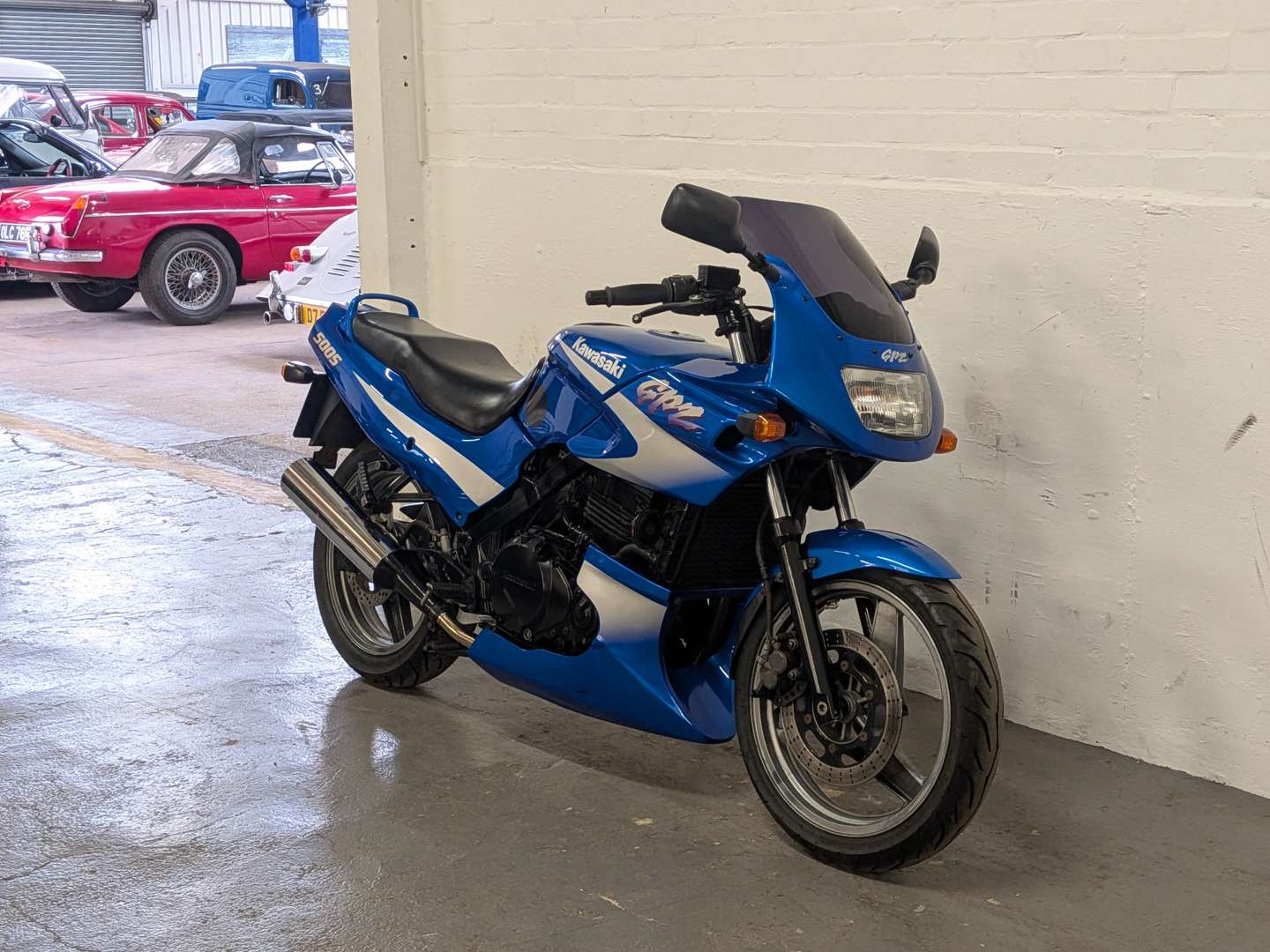 <p>2000 KAWASAKI GPZ 500 S</p>