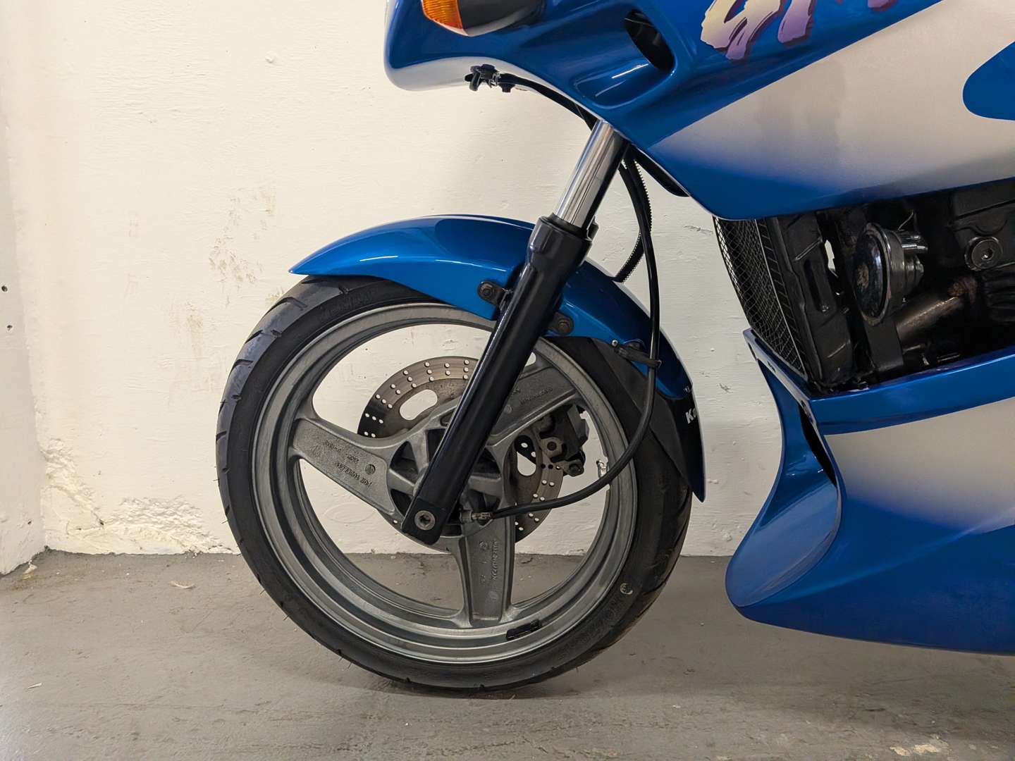<p>2000 KAWASAKI GPZ 500 S</p>