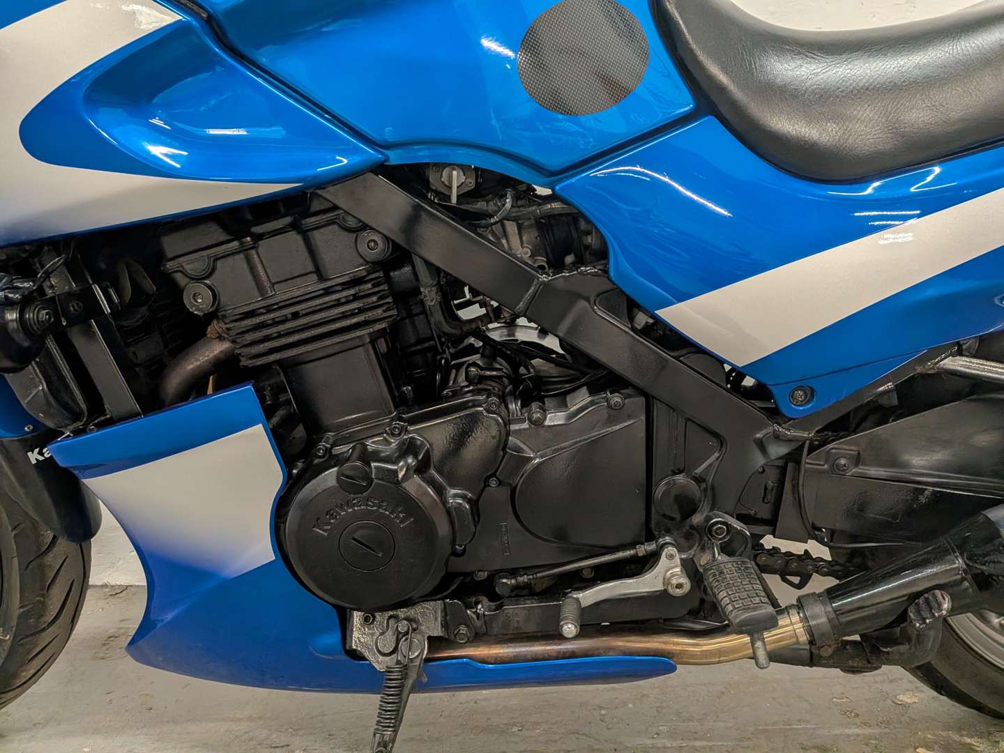 <p>2000 KAWASAKI GPZ 500 S</p>