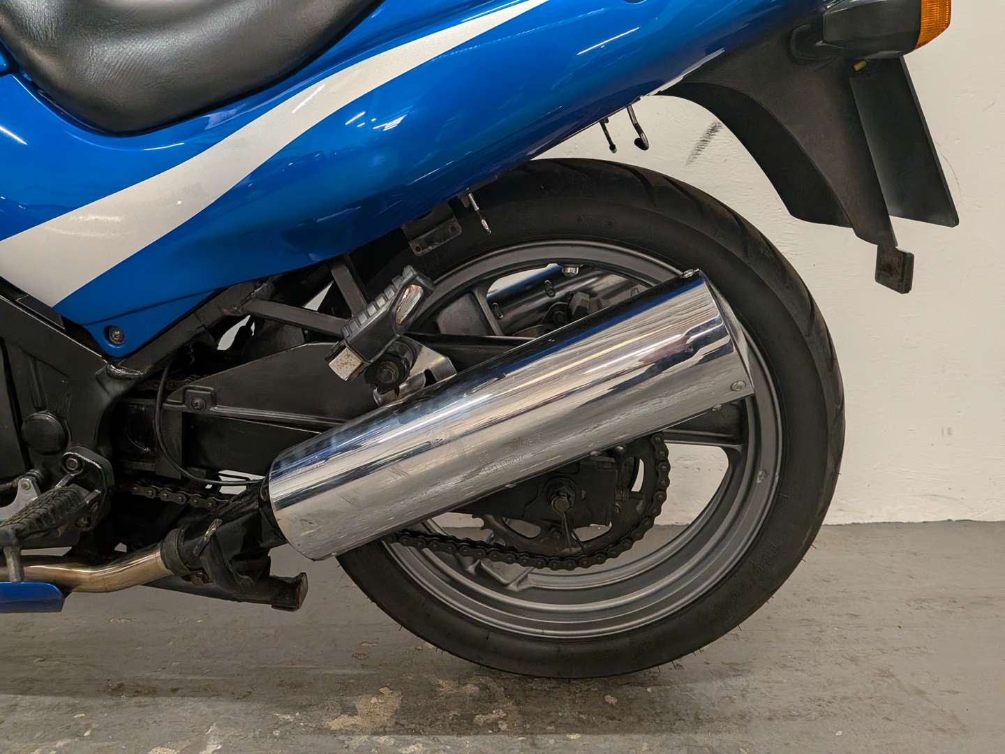 <p>2000 KAWASAKI GPZ 500 S</p>