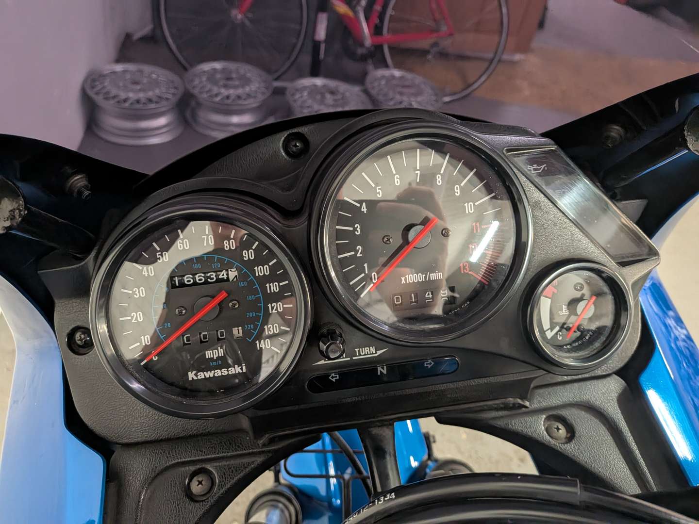 <p>2000 KAWASAKI GPZ 500 S</p>
