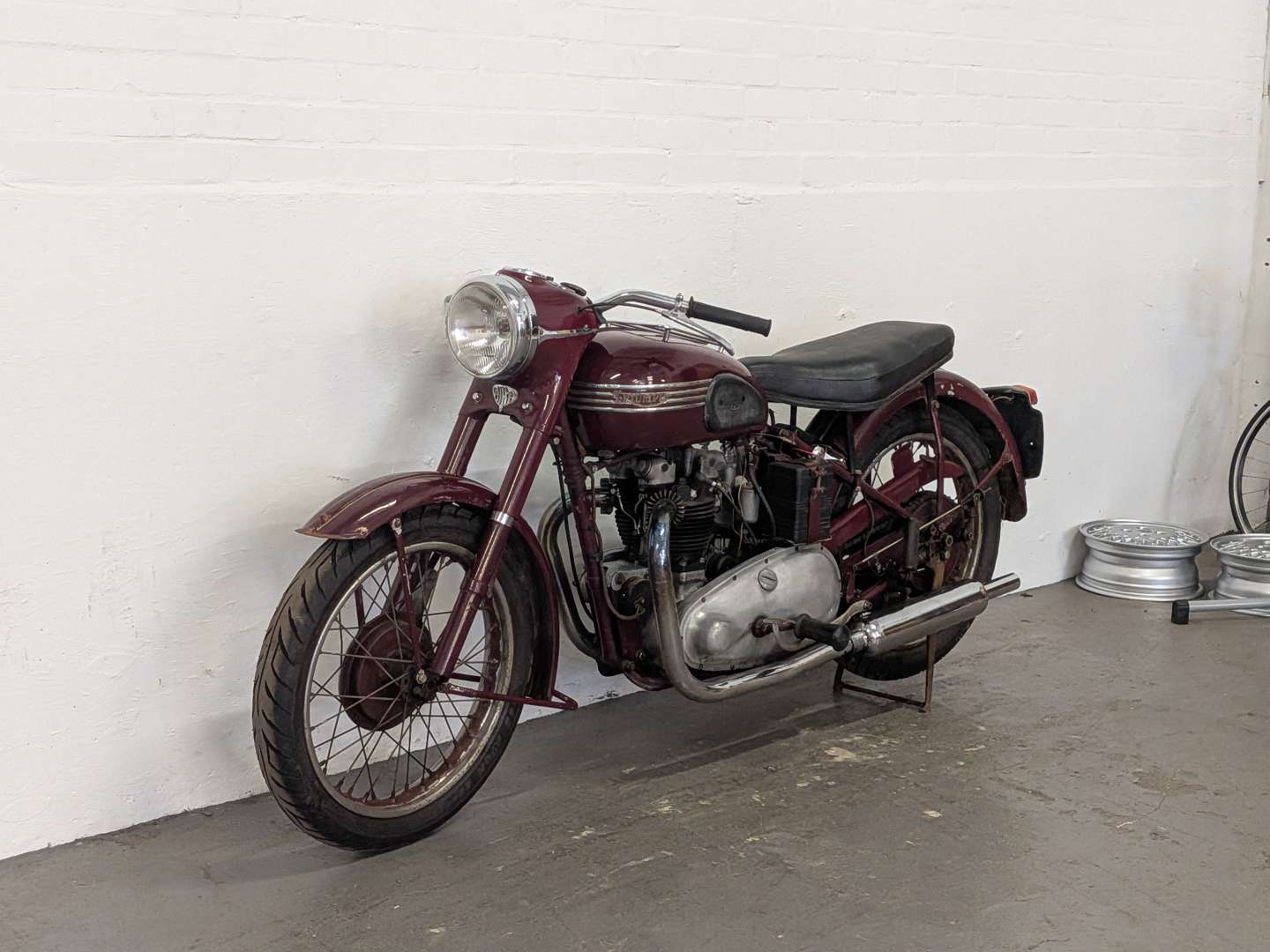 <p>1947 TRIUMPH SPEEDTWIN</p>