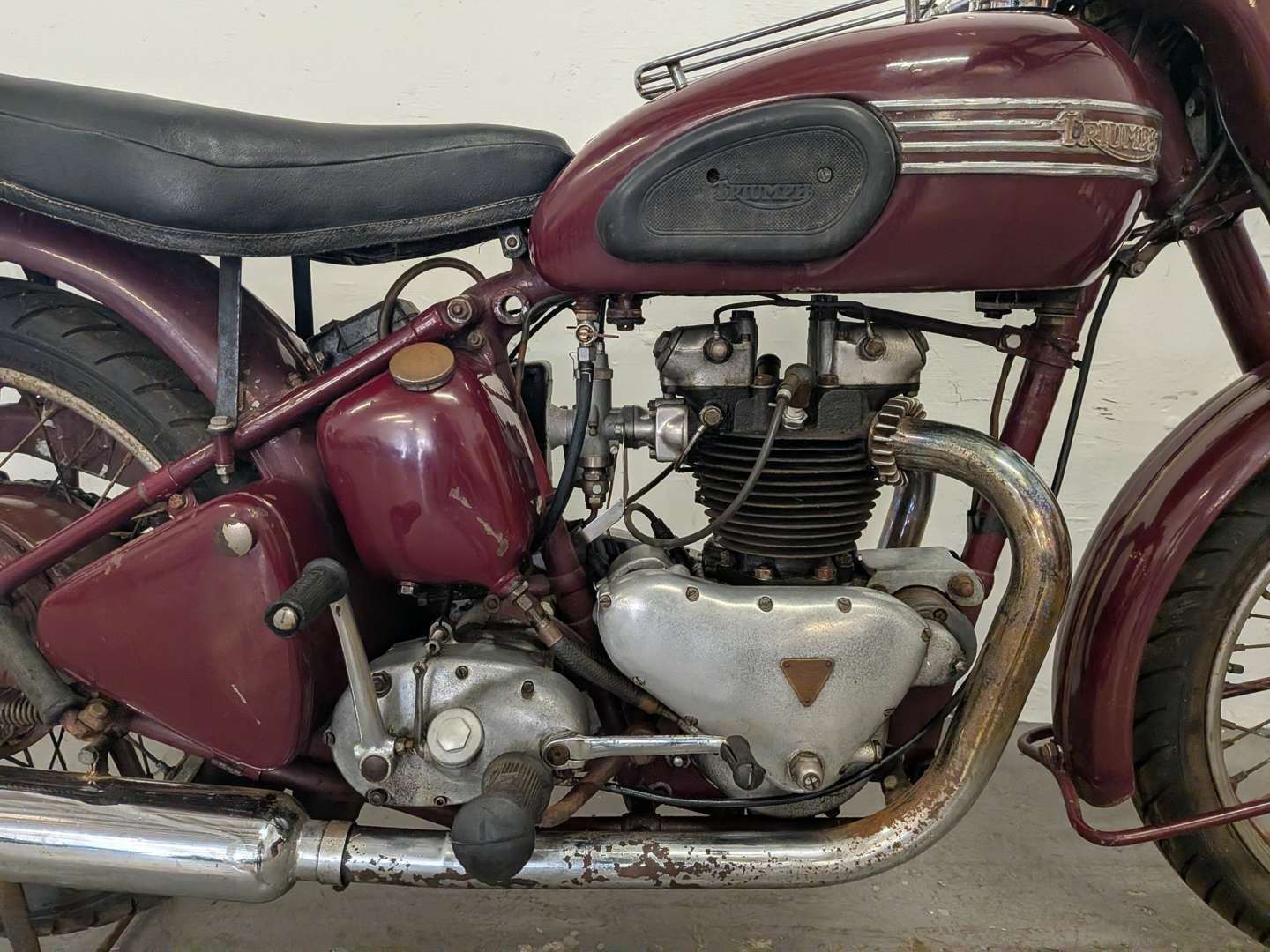 <p>1947 TRIUMPH SPEEDTWIN</p>