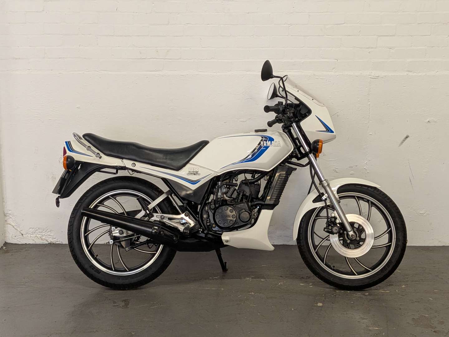 <p>1982 YAMAHA RD 125 LC</p>