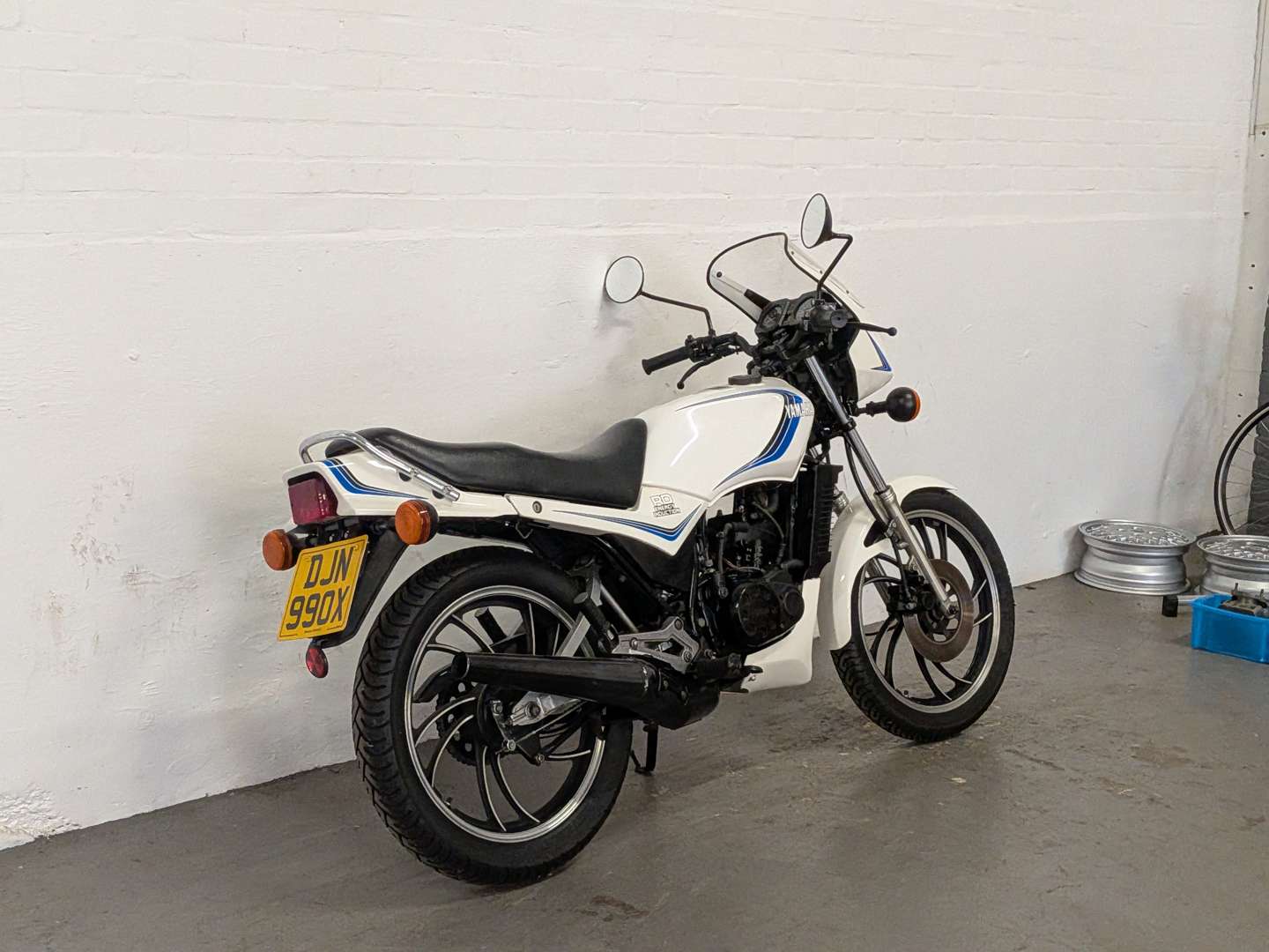 <p>1982 YAMAHA RD 125 LC</p>