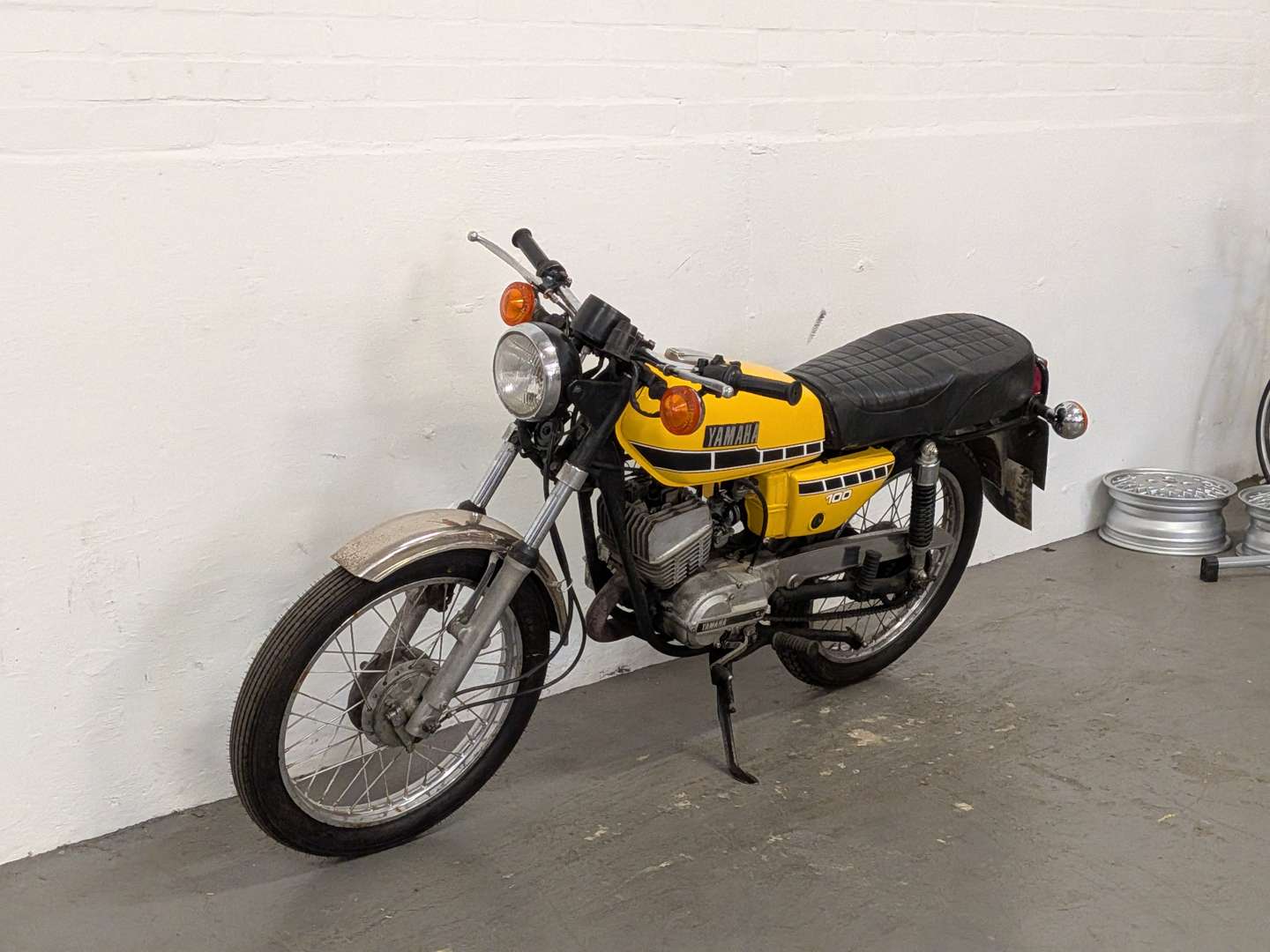<p>1977 YAMAHA RS100</p>