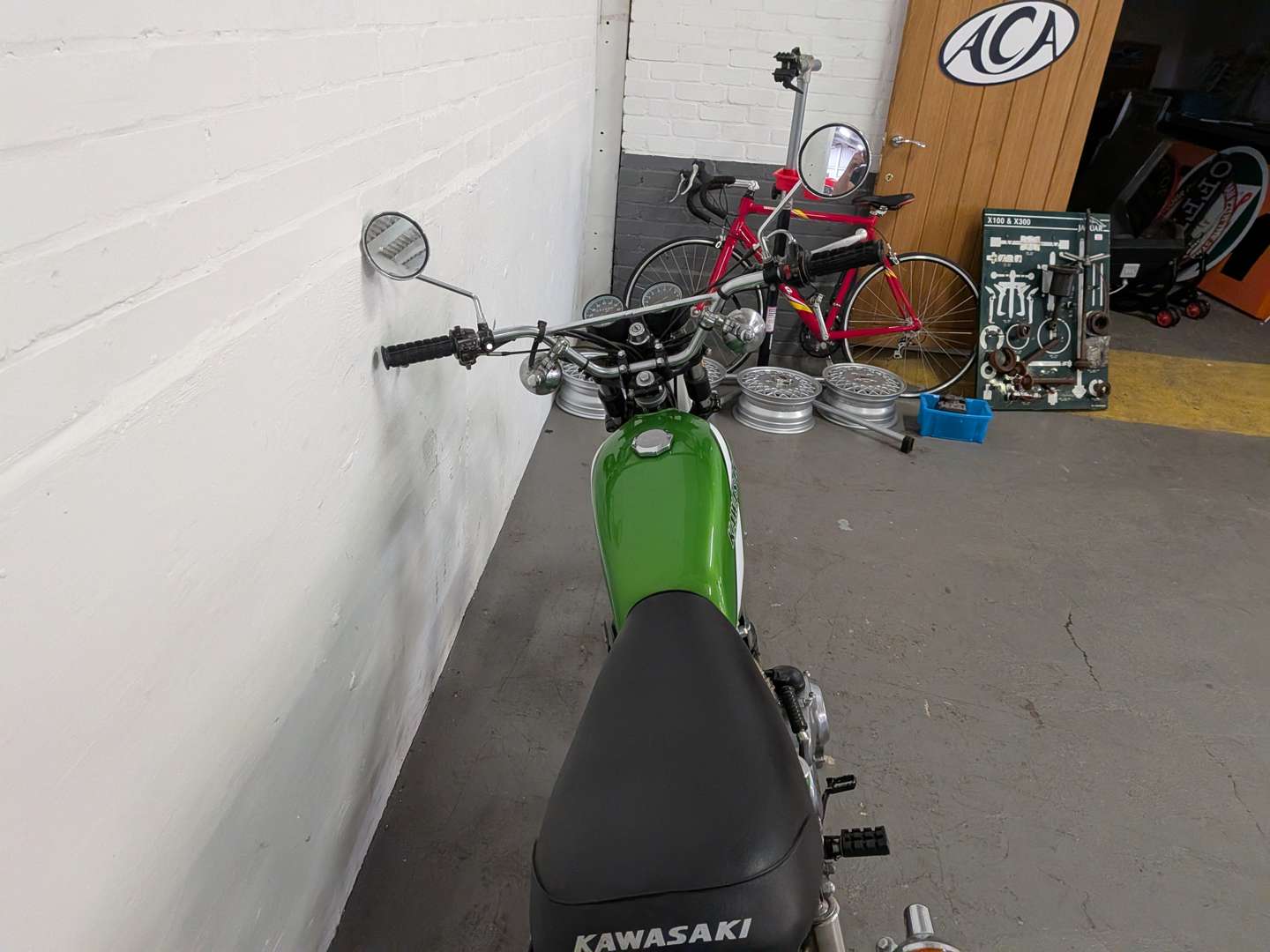 <p>1975 KAWASAKI BIG HORN 350</p>