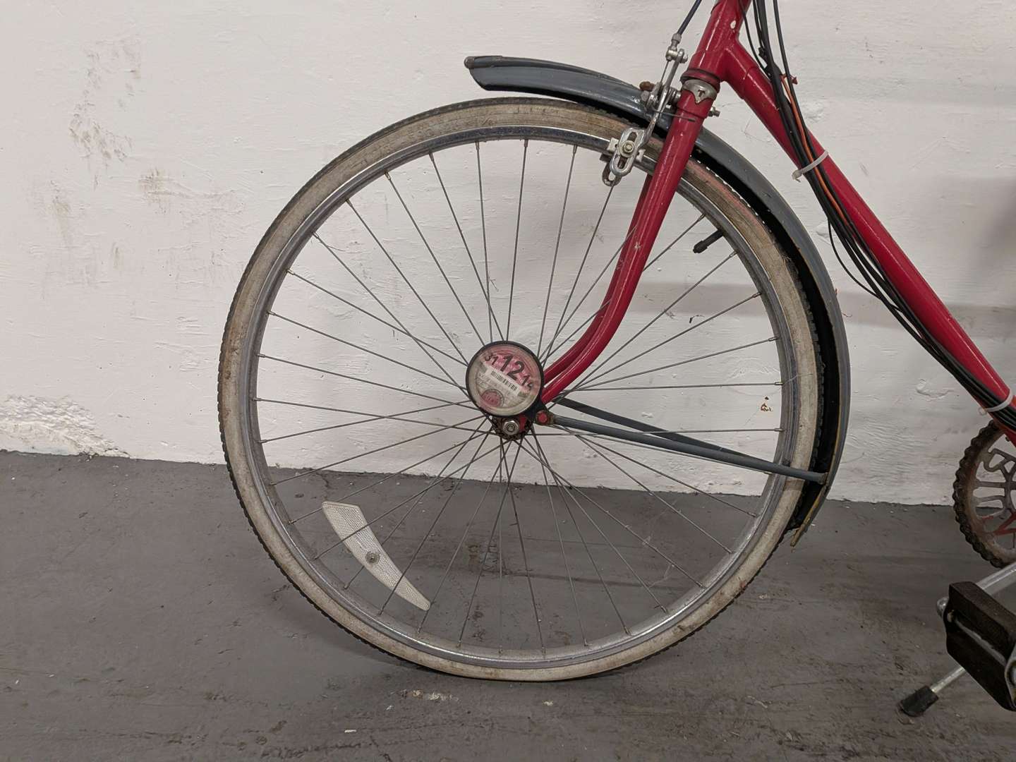 <p>1956 BSA WINGED WHEEL 35CC FITTED TO A TRIUMPH BICYCLE</p>