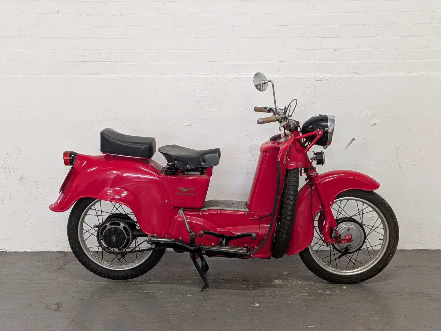 <p>1959 MOTO GUZZI 192CC</p>