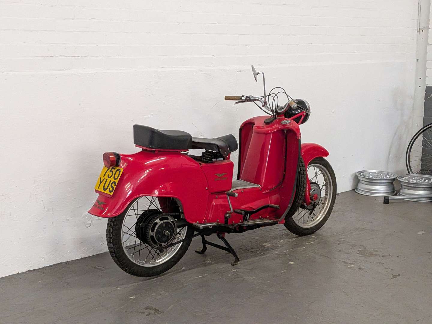 <p>1959 MOTO GUZZI 192CC</p>