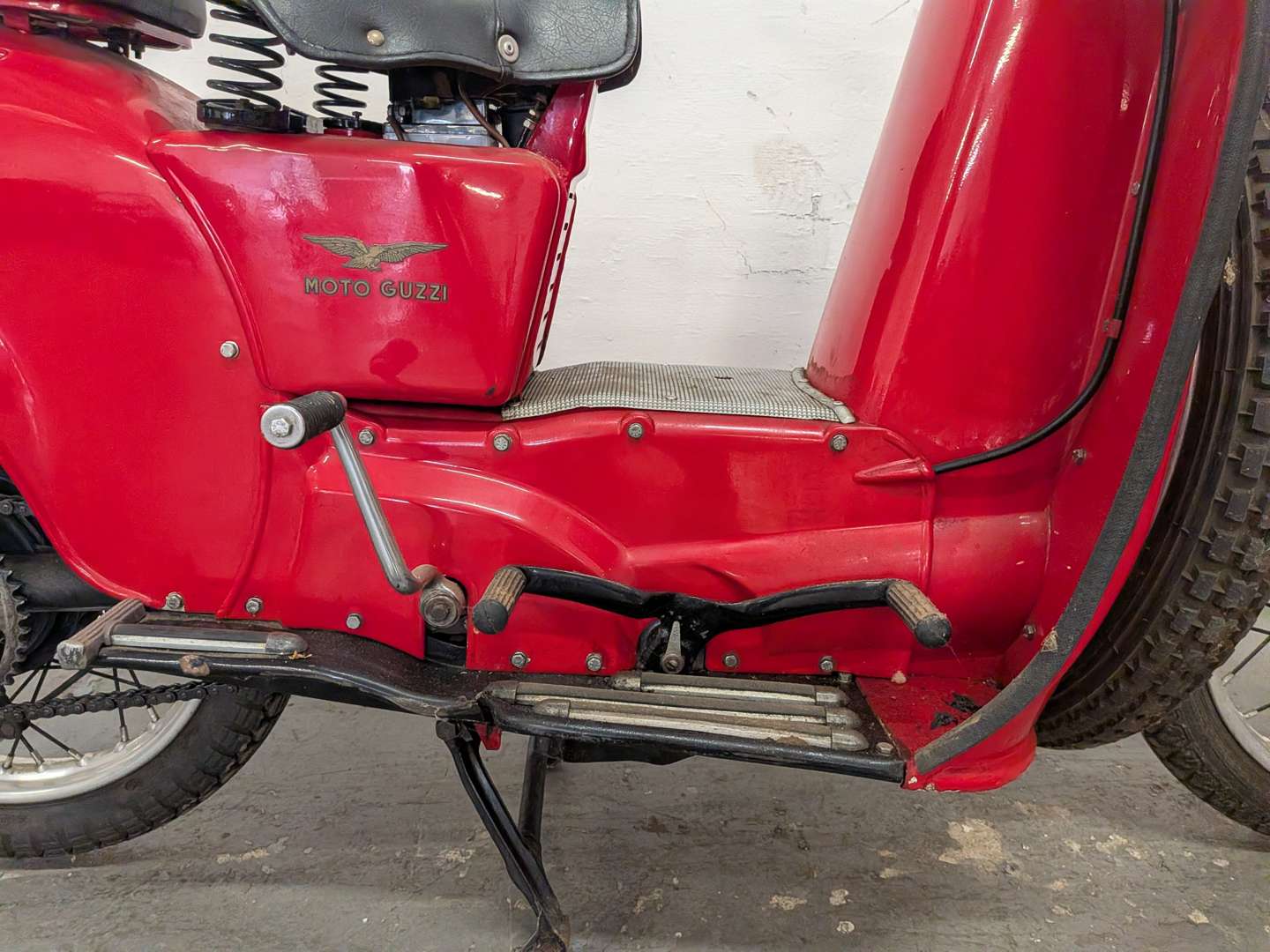 <p>1959 MOTO GUZZI 192CC</p>