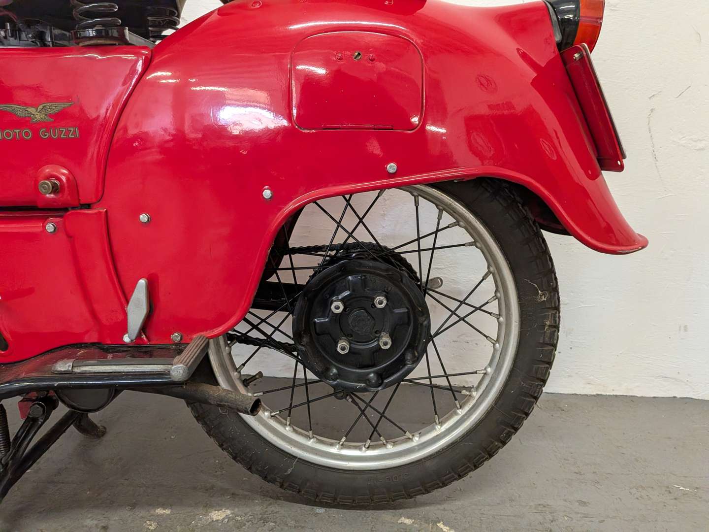 <p>1959 MOTO GUZZI 192CC</p>