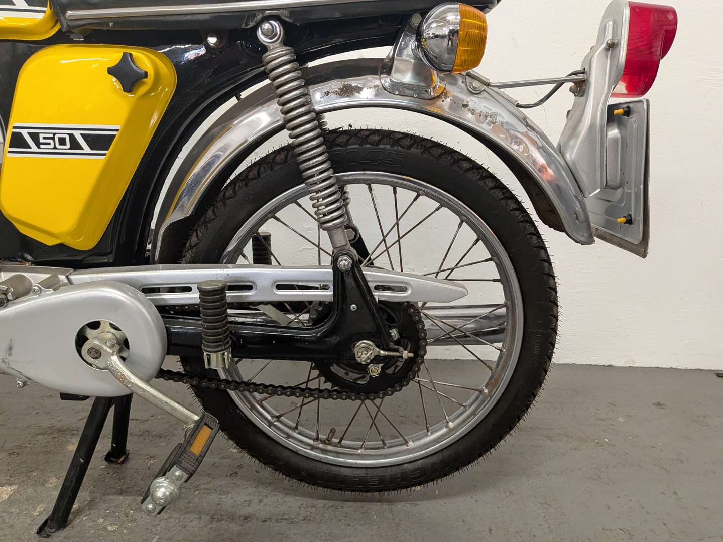 <p>1977 YAMAHA FS1E</p>