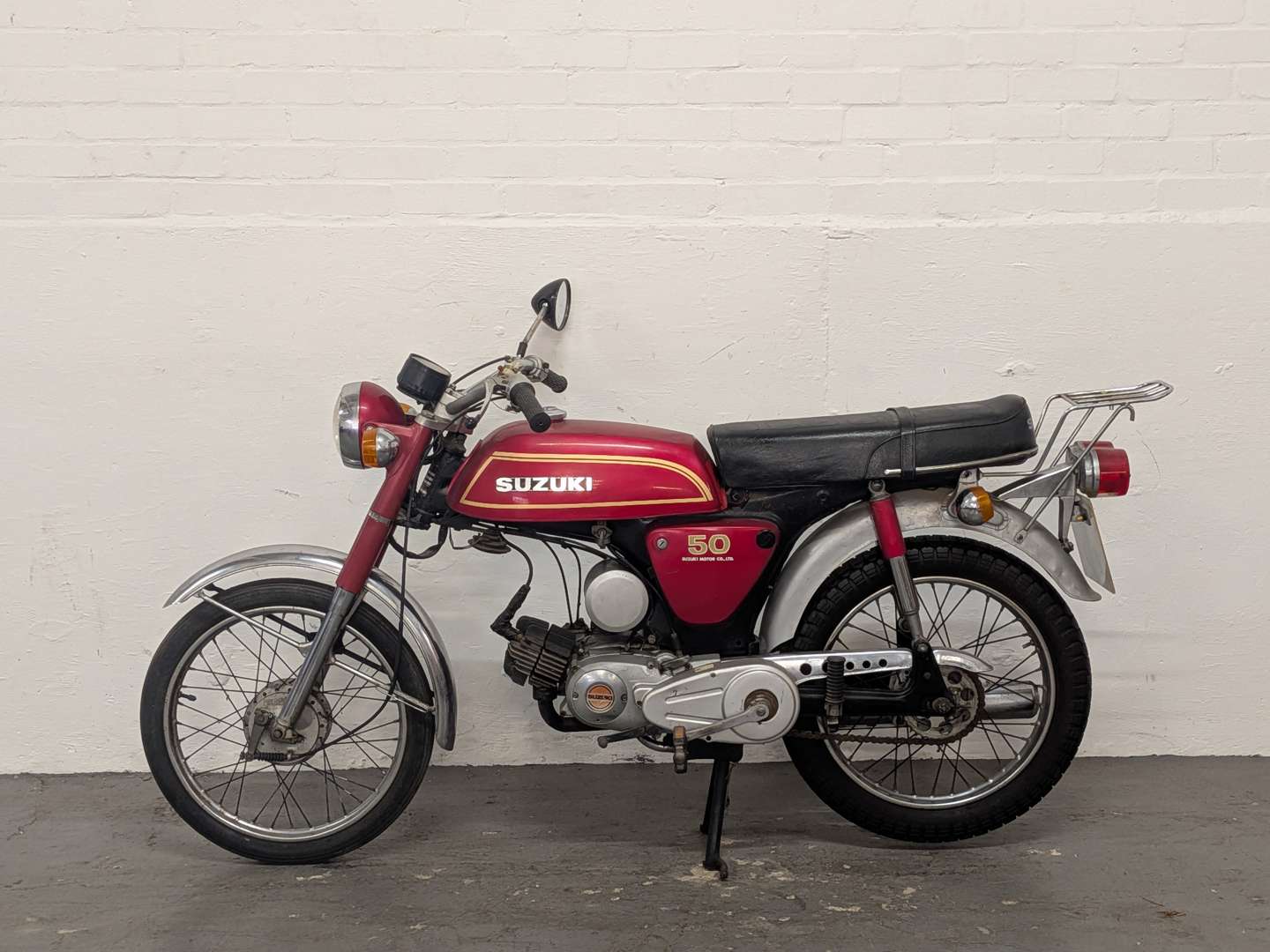 <p>1977 SUZUKI AP50</p>