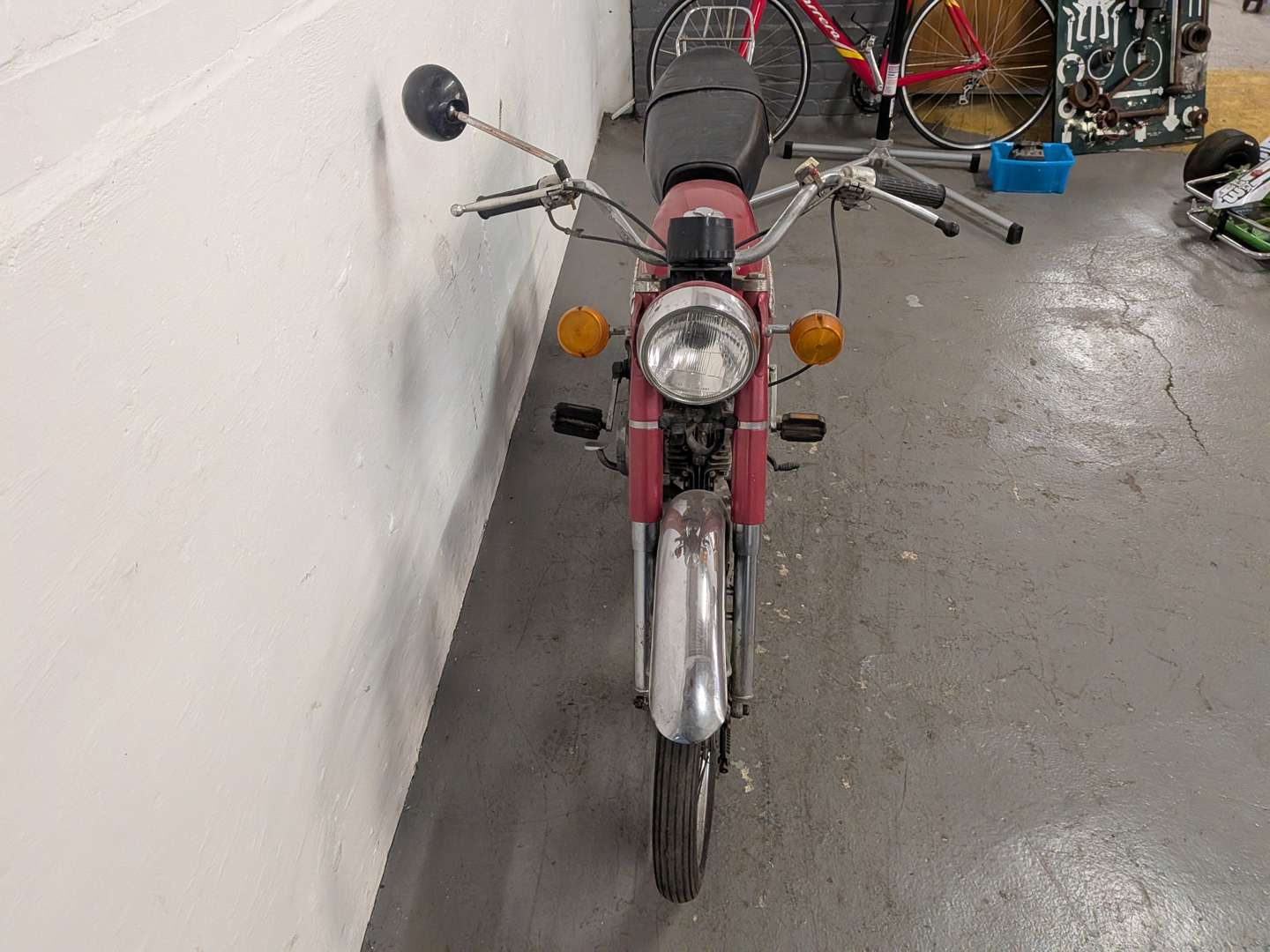 <p>1977 SUZUKI AP50</p>