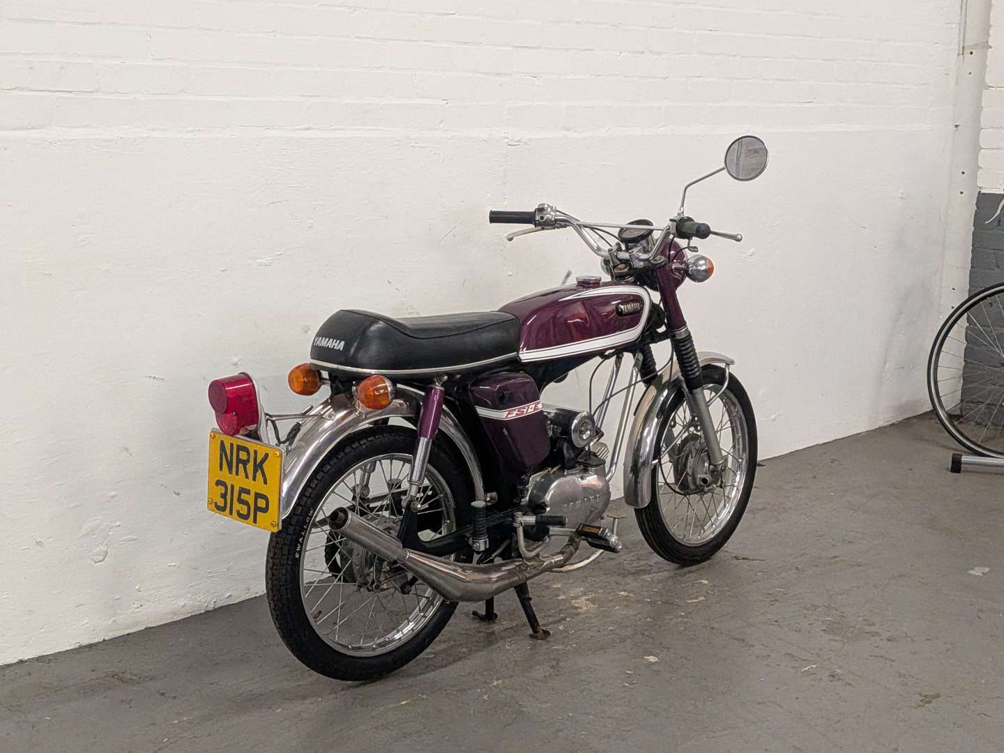 <p>1976 YAMAHA FS1E</p>