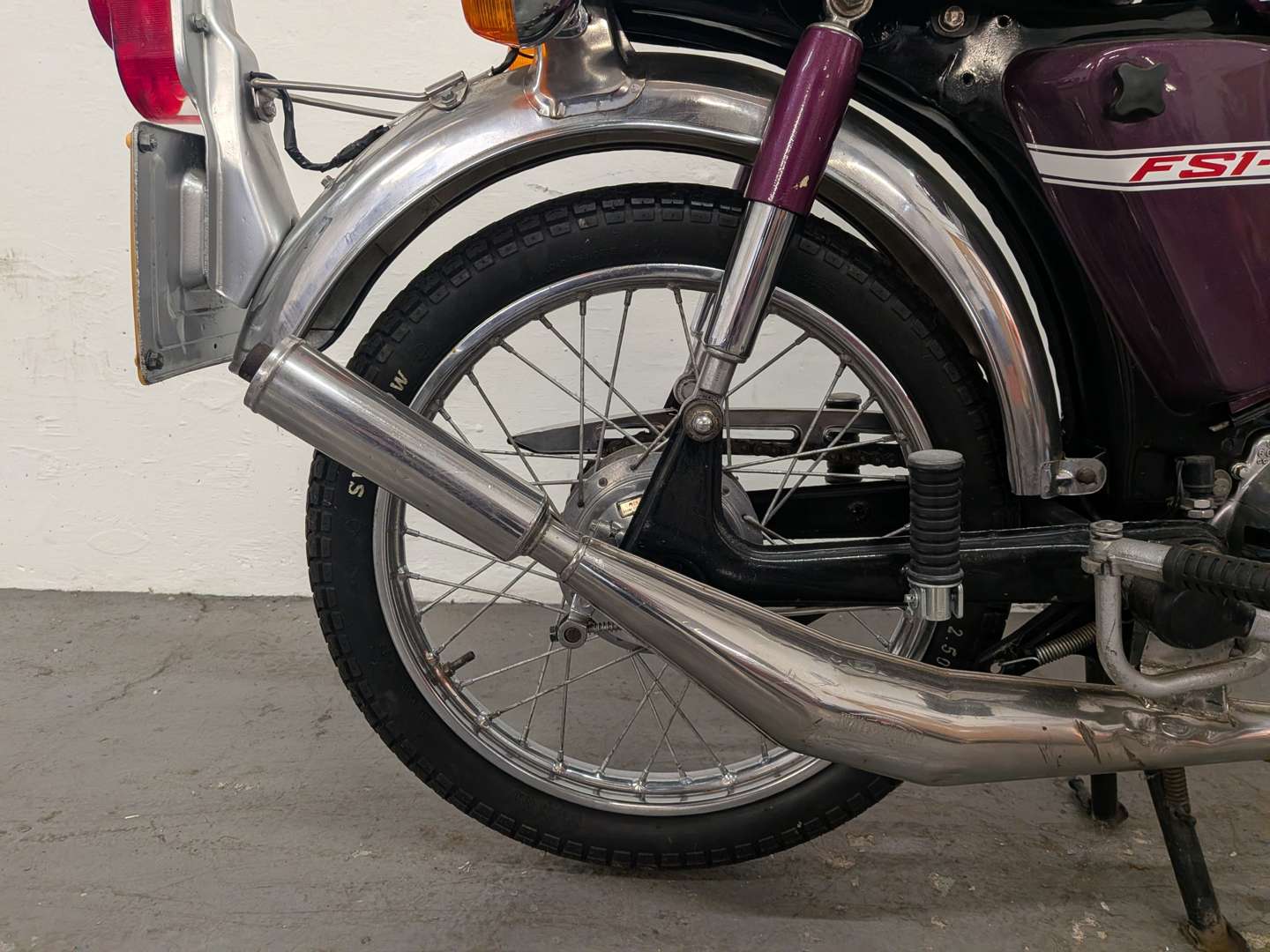 <p>1976 YAMAHA FS1E</p>