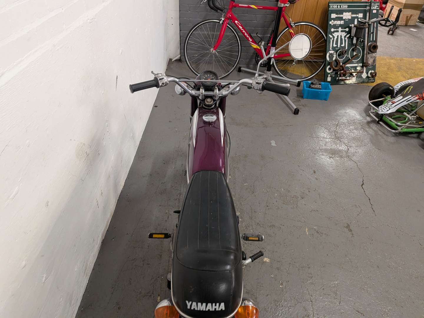 <p>1976 YAMAHA FS1E</p>