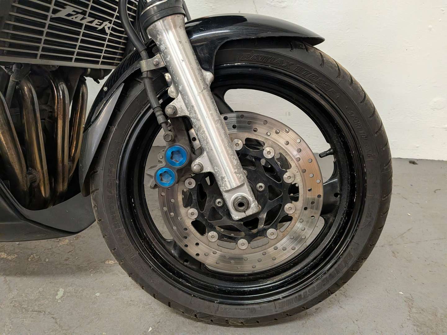 <p>1999 YAMAHA FZS 600</p>