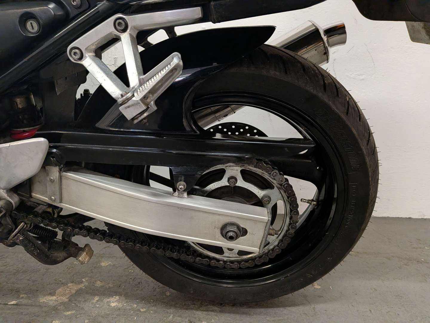 <p>1999 YAMAHA FZS 600</p>