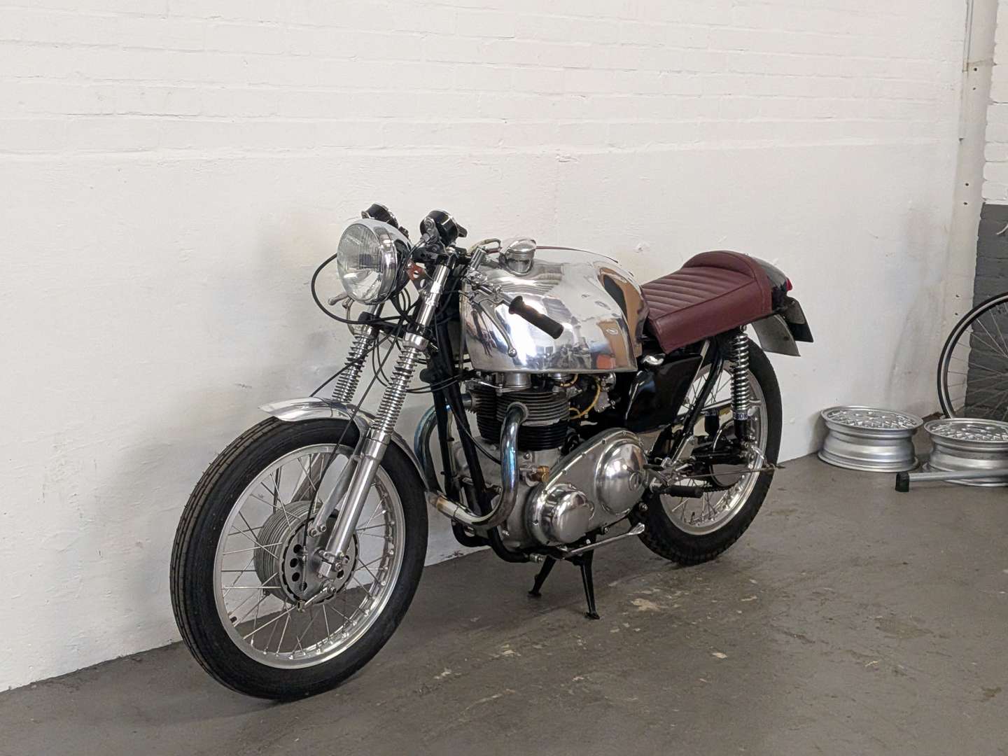 <p>1962 AJS 650 MODEL 31 CAFE RACER</p>