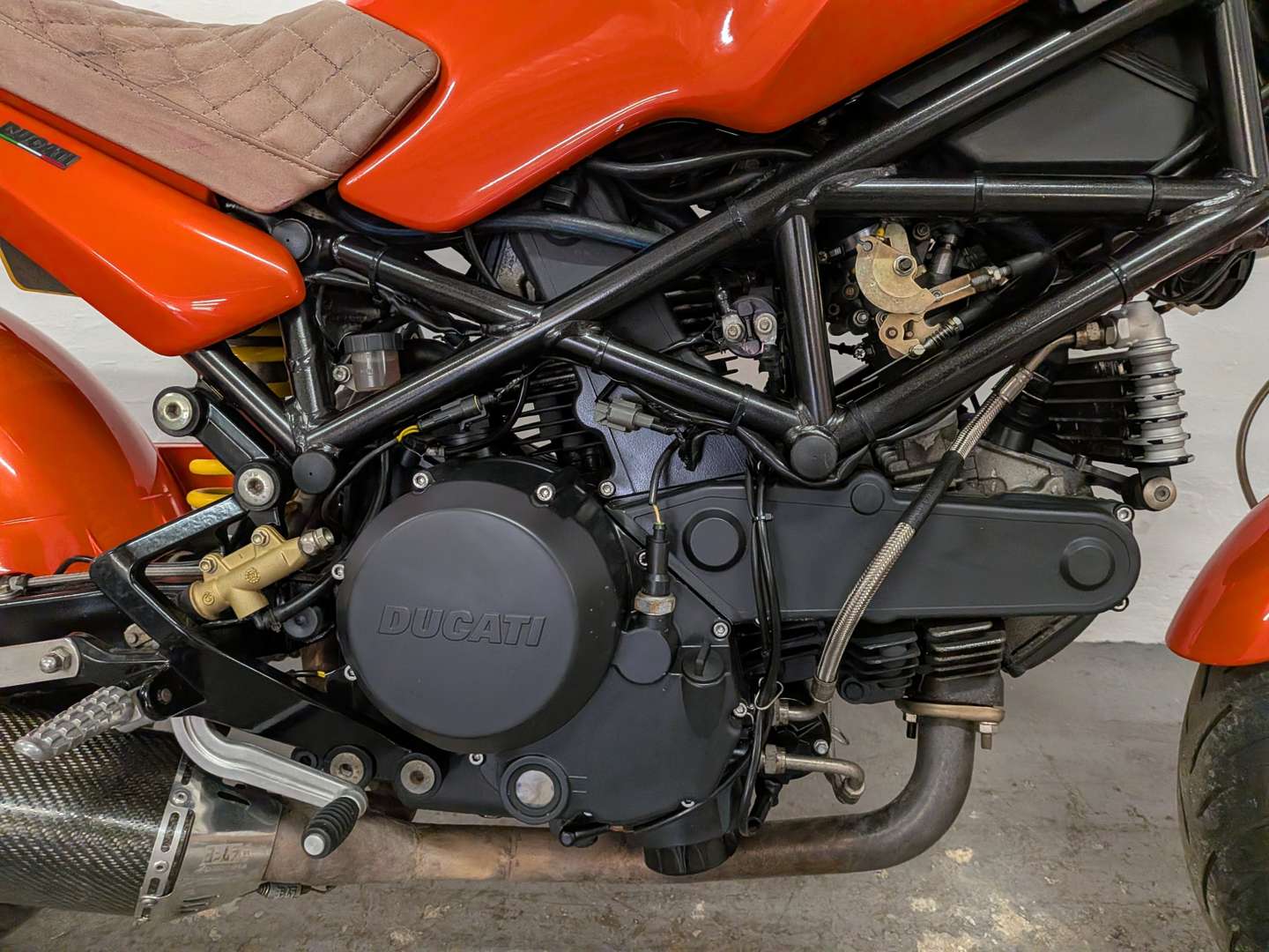 <p>2004 DUCATI M800 DARK 03</p>