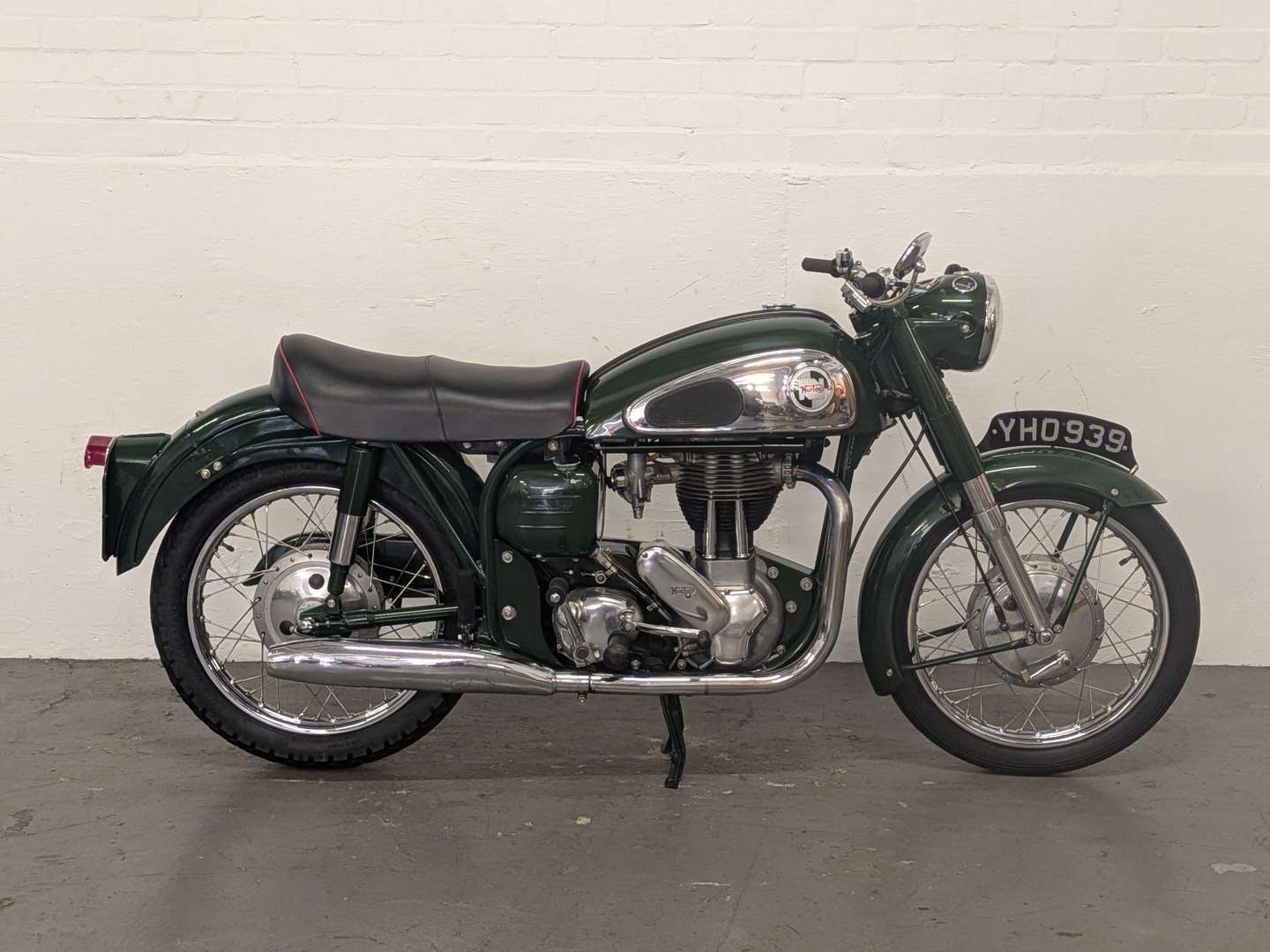 <p>1960 NORTON MODEL 50</p>