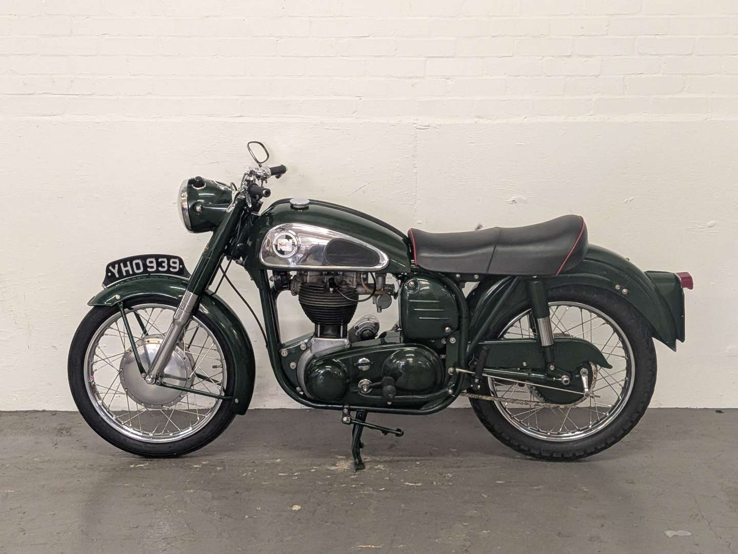 <p>1960 NORTON MODEL 50</p>