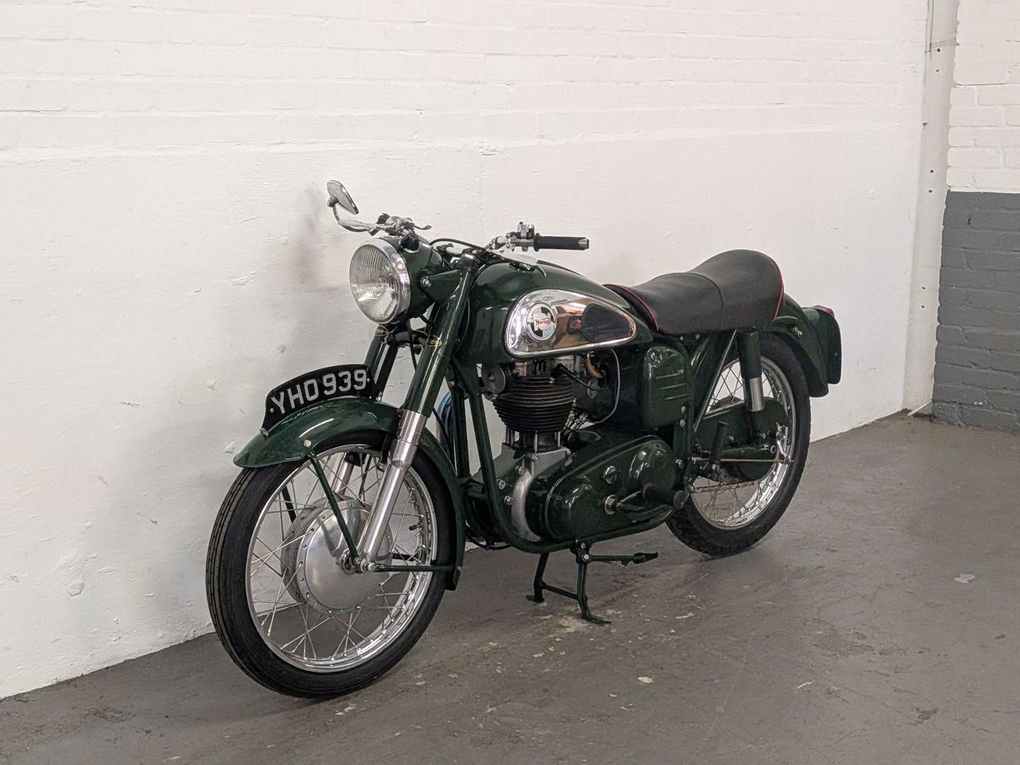 <p>1960 NORTON MODEL 50</p>