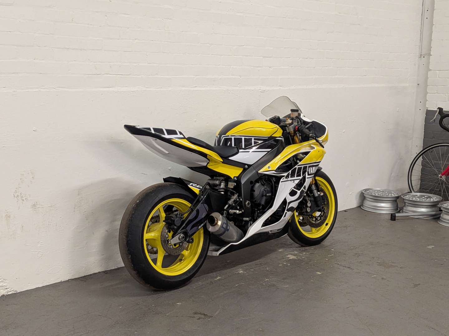 <p>2013 YAMAHA R6 TRACK BIKE</p>