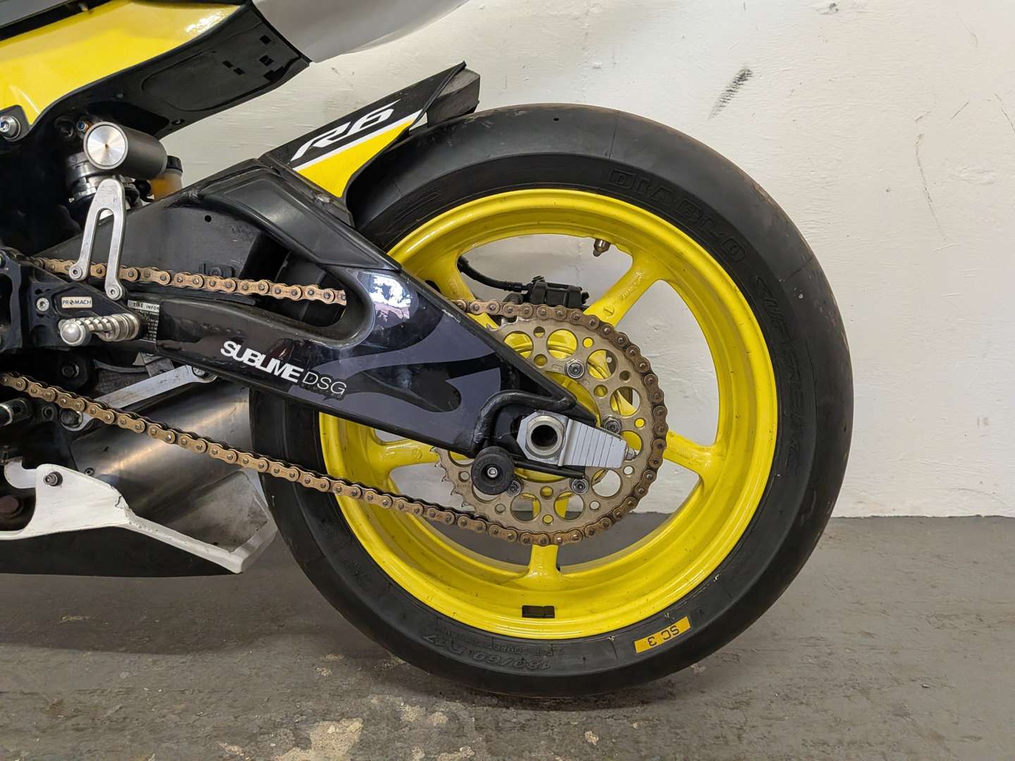 <p>2013 YAMAHA R6 TRACK BIKE</p>