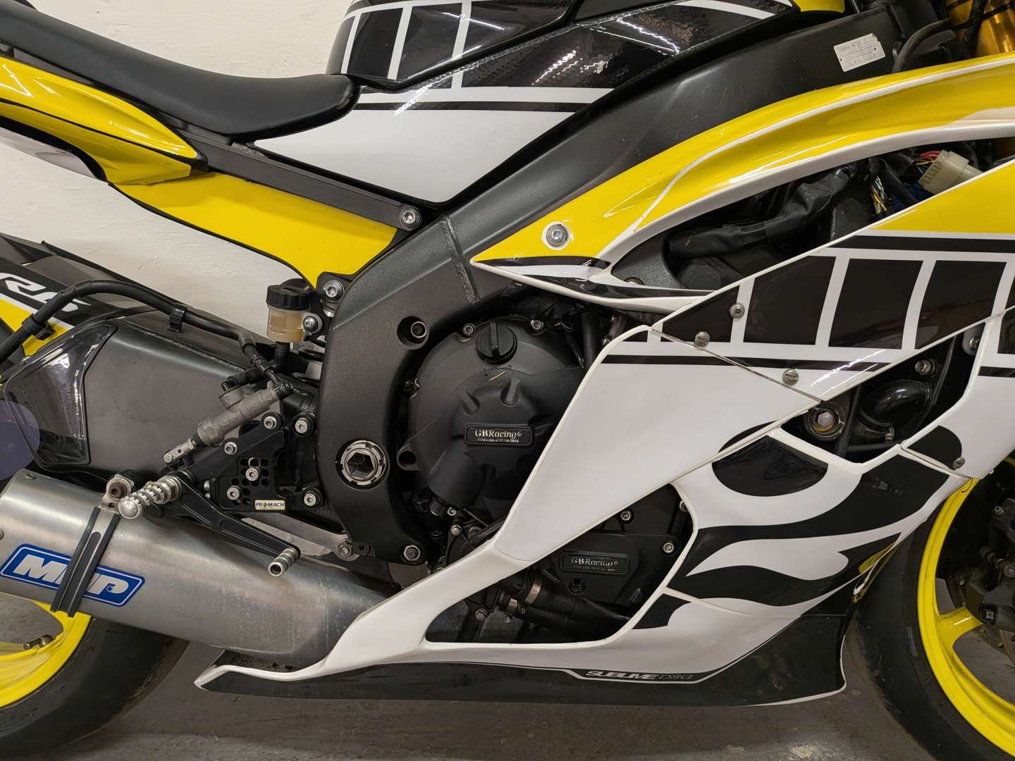 <p>2013 YAMAHA R6 TRACK BIKE</p>