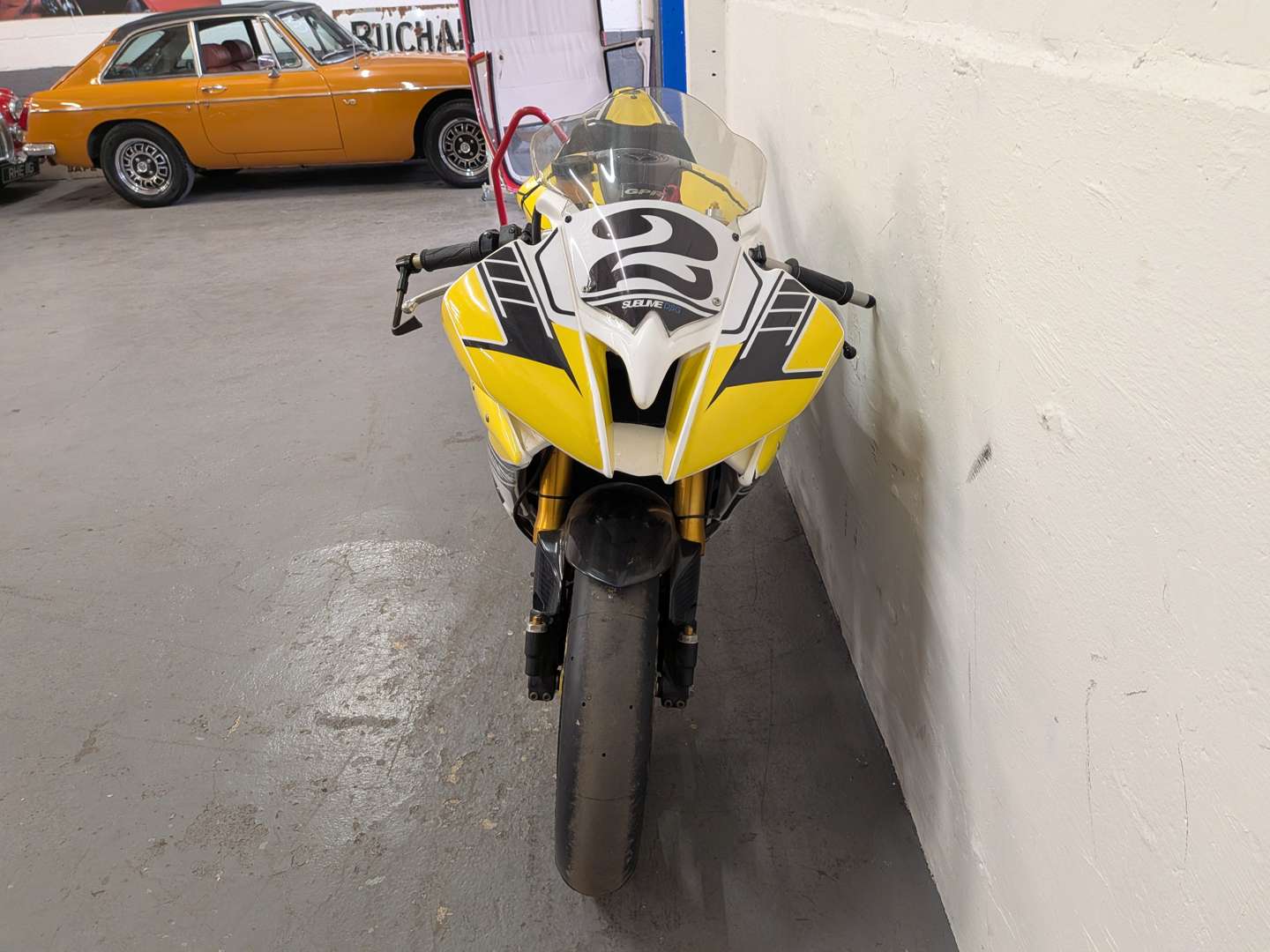 <p>2013 YAMAHA R6 TRACK BIKE</p>