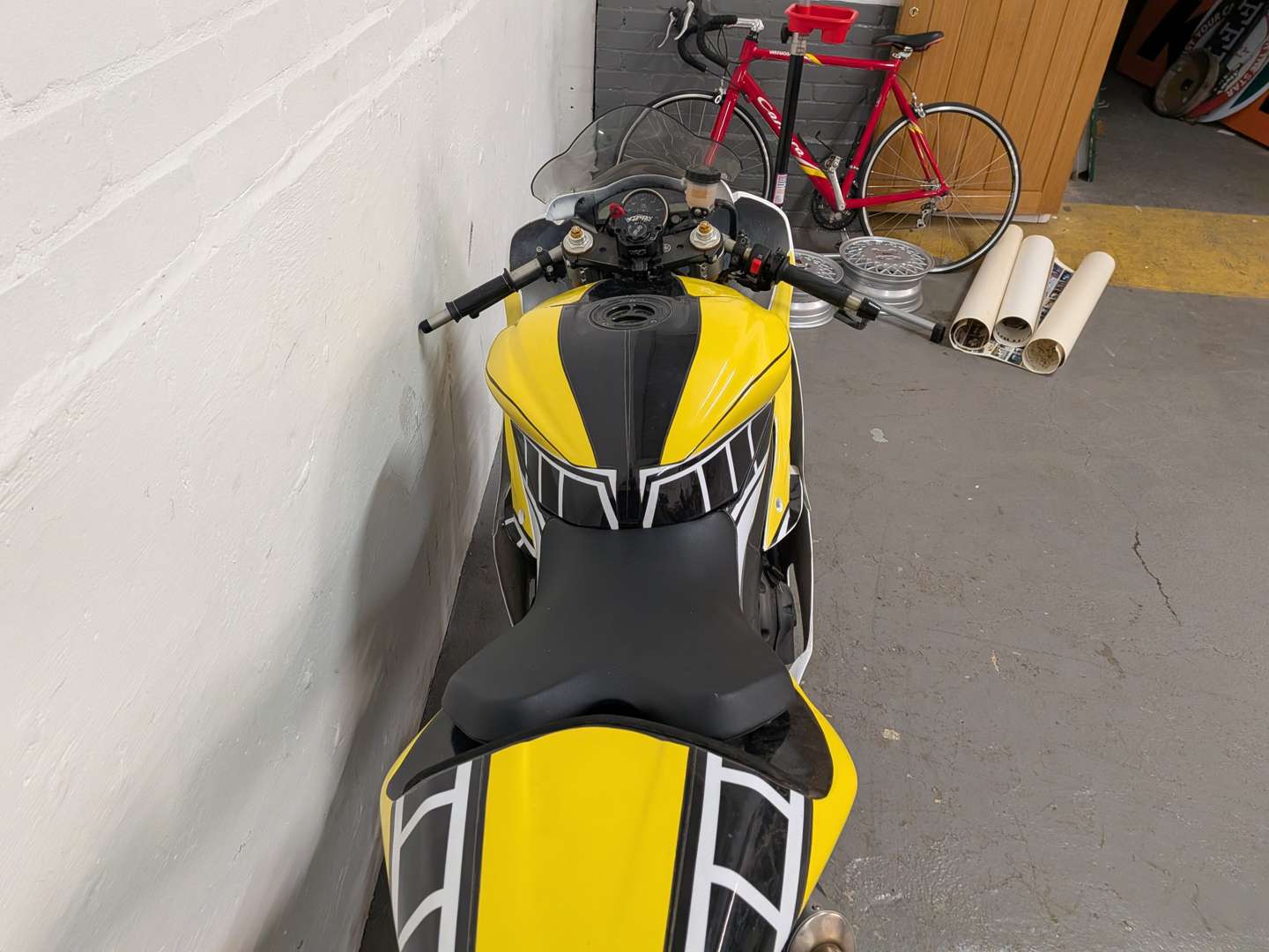 <p>2013 YAMAHA R6 TRACK BIKE</p>