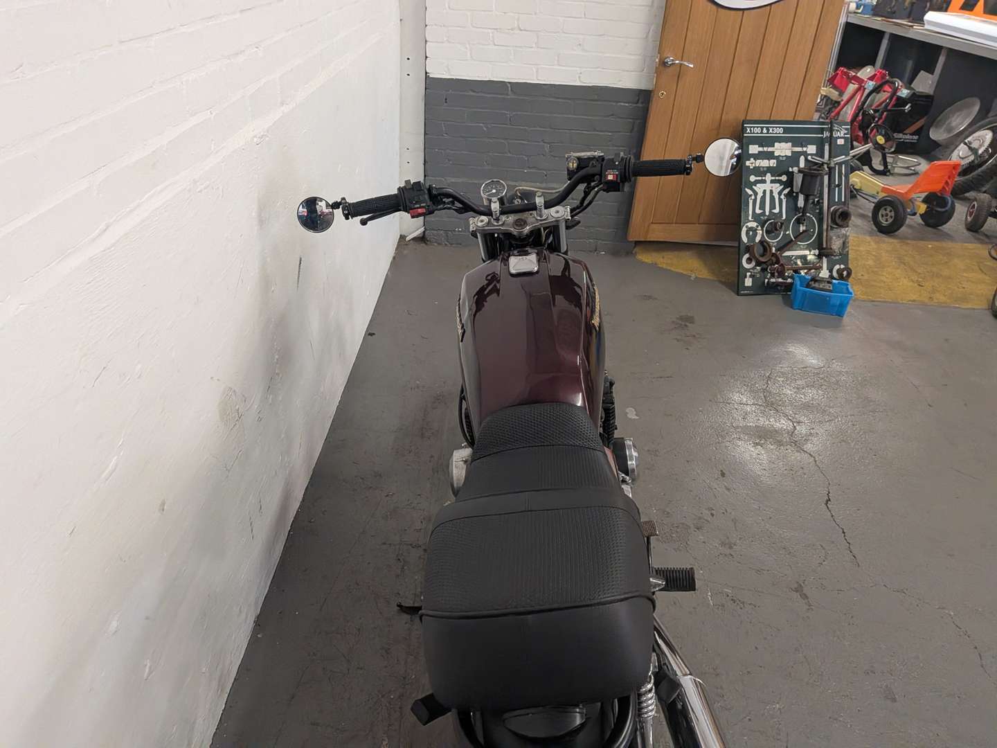 <p>1990 KAWASAKI GT550 G4</p>