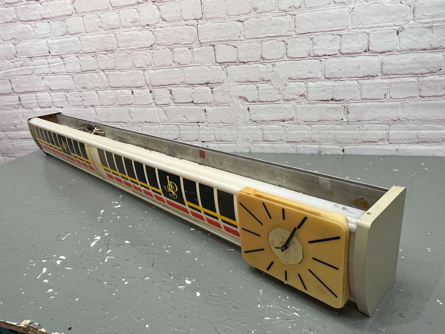 <p>John Players Special 1970's Illuminated Sign With Built In Clock a/f</p>
