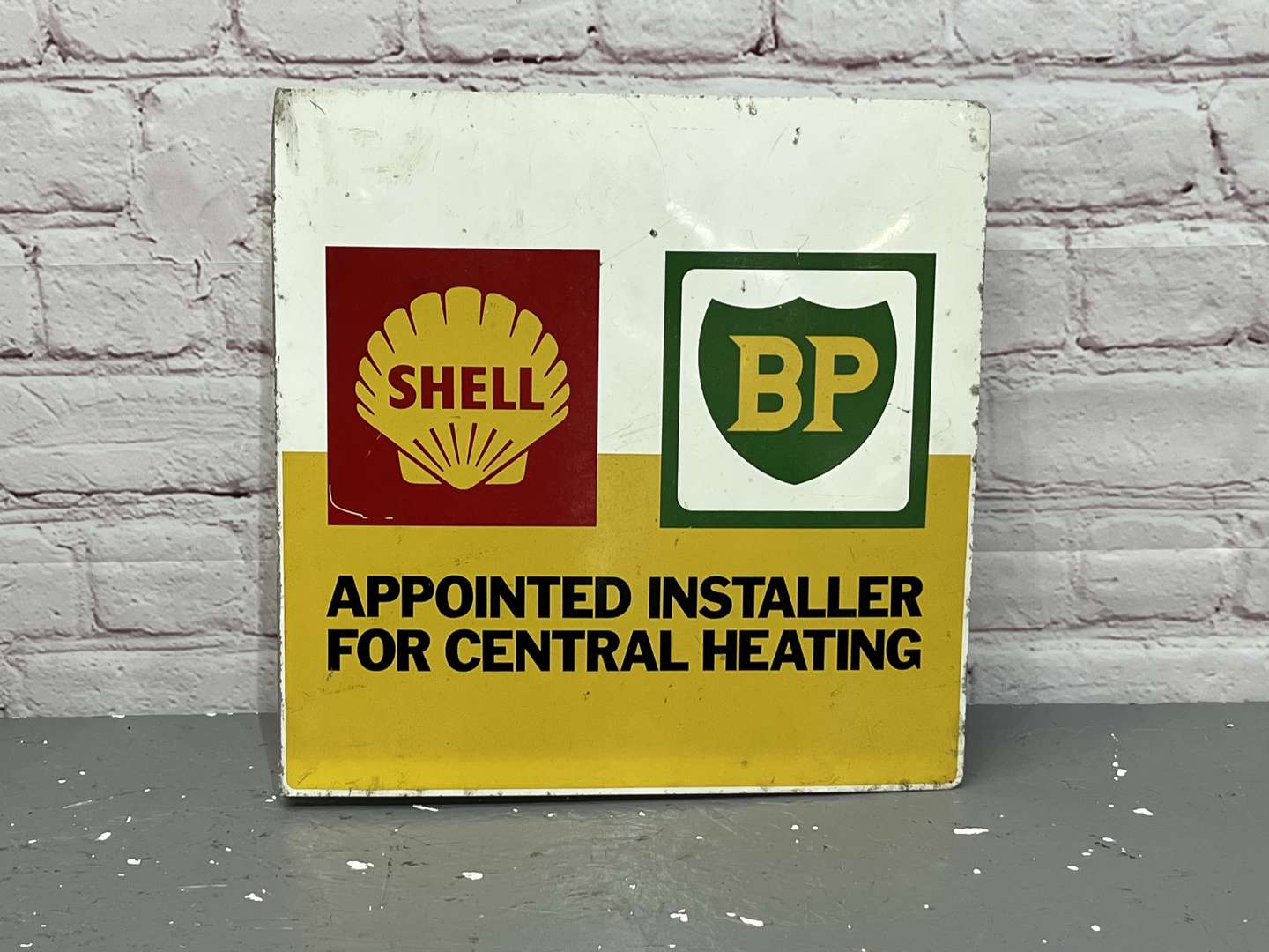<p>Shell & BP Appointed Installer Aluminium Flange Sign&nbsp;</p>