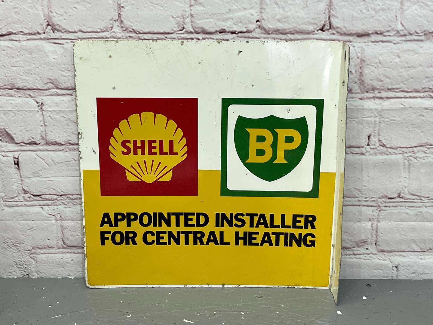 <p>Shell & BP Appointed Installer Aluminium Flange Sign&nbsp;</p>