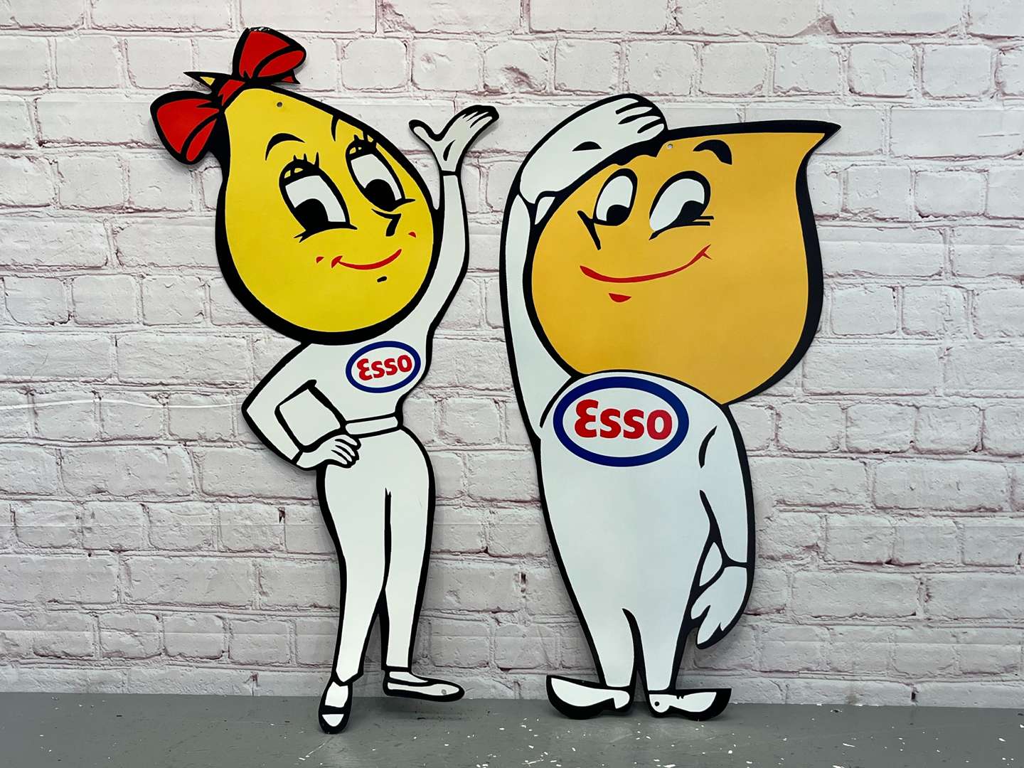 <p>Esso Mr & Mrs Drip Metal Signs</p>