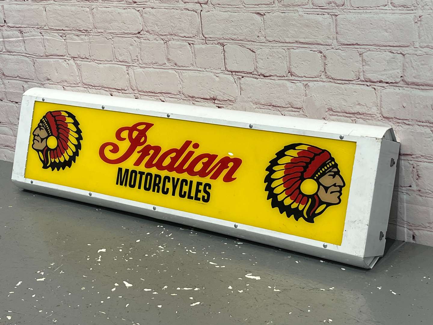 <p>Indian Motorcycles Illuminated Sign</p>