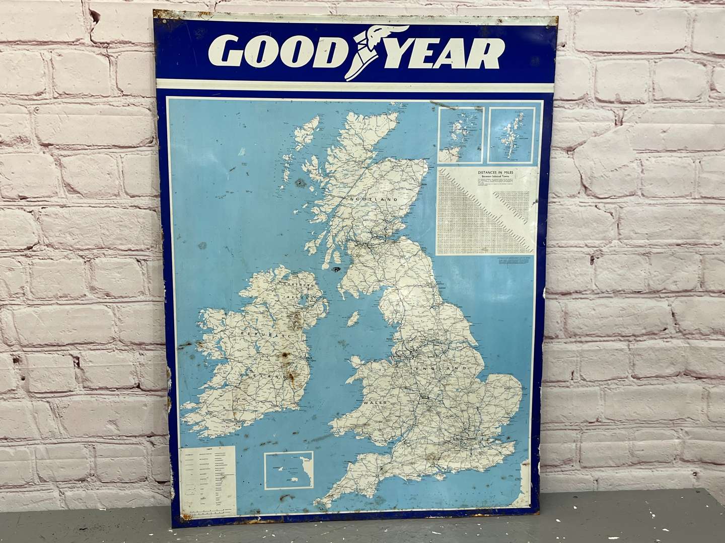 <p>Tin Goodyear Map Sign&nbsp;</p>