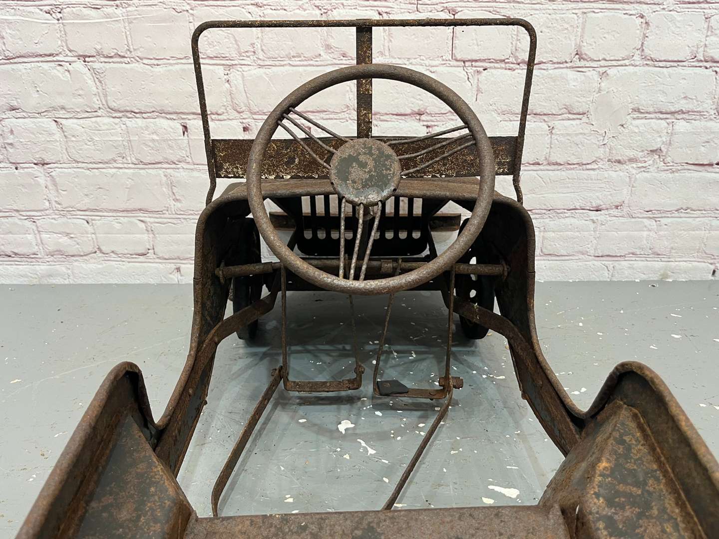 <p>Willy's Jeep Tin Plated Childs Pedal Car</p>