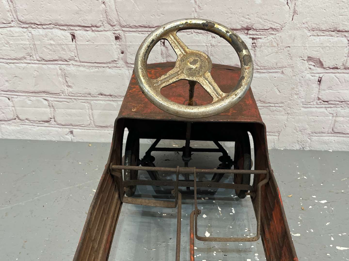 <p>MOBO Rare Tin Plate Childs Pedal Truck/Lorry</p>